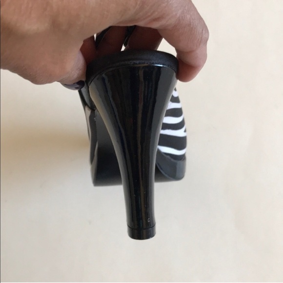 🆕 Unlisted by Kenneth Cole Peep-Toe Heels - Picture 4 of 7